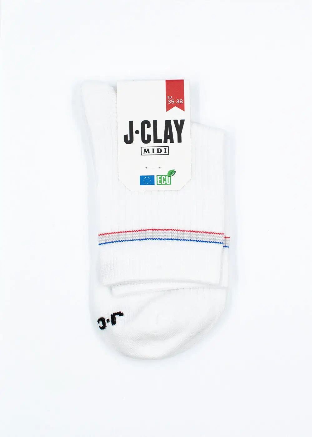 Ein Paar J.Clay weiß gerippte mittelhohe Damensocken aus Bio-Baumwolle mit einem kleinen roten und blauen Streifen ist mit einem Markenetikett gefaltet, das Größe 35-38 und umweltfreundliche Symbole auf weißem Hintergrund zeigt.