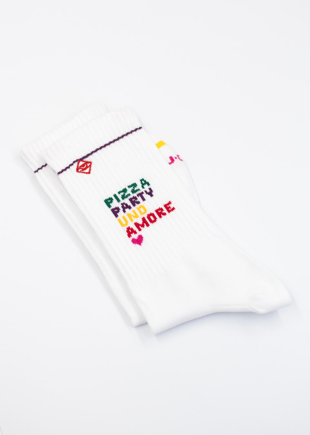 J.Clay Pizza Party Amore Tennissocken mit buntem Text und Herz-Grafik für Komfort.
