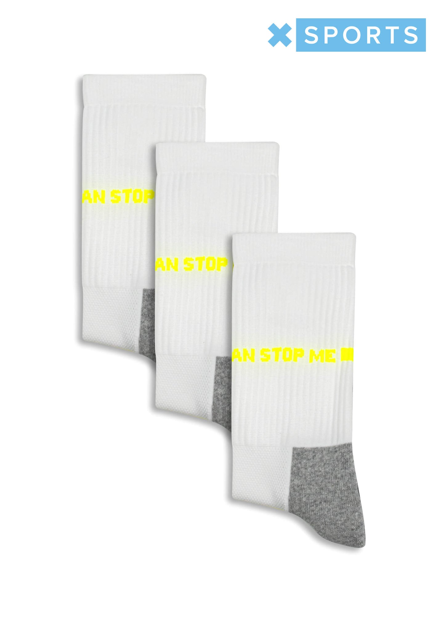 Drei Paar weiße J.Clay Sportsocken mit grauen Zehen, gelbem "CAN STOP ME"-Schriftzug und blauem SPORTS-Logo. Die atmungsaktive, gepolsterte Sohle sorgt für maximalen Komfort beim Training.