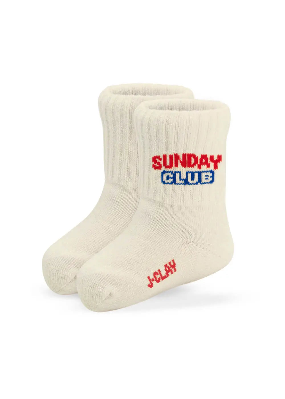 Ein Paar cremefarbene, gerippte Socken von J.Clay mit der Aufschrift SUNDAY CLUB in Rot und Blau an den Seiten und J.Clay in Rot an den Zehen.