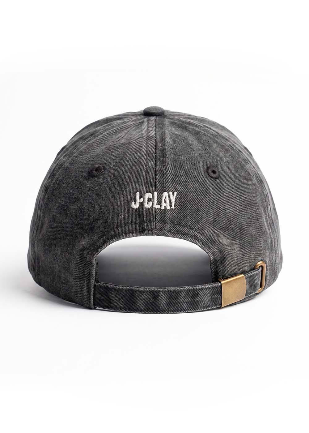 Rückansicht der schwarzen Jeans-Kappe „99 Problems“ von J.Clay, mit Logo oberhalb des verstellbaren Riemens.