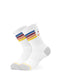 J.Clay All Good - Kinder: Weiße Socken mit bunten Streifen, grauen Zehen und Fersen.