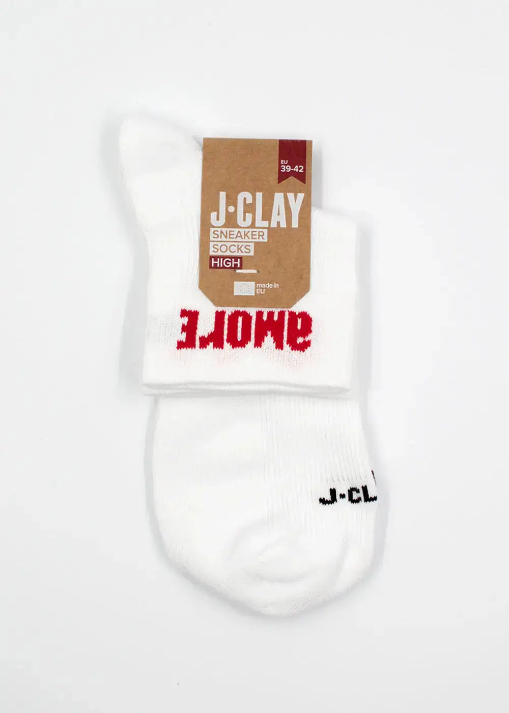 Ein Paar Amore - Sneaker Socken High von J.Clay mit rotem  schwarzem Text, in Verpackung.