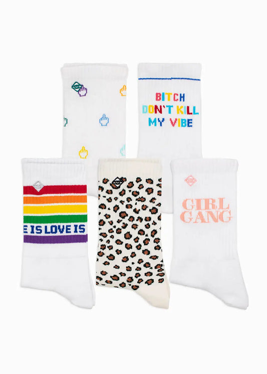 Bestseller Pack Seven: 7 Paar bunte Tennissocken von J.Clay mit aufmunternden Sprüchen auf Weiß.