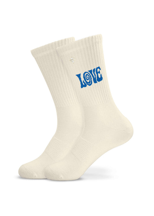 J.Clay boho love: Cremefarbene Damensocken mit blauem LOVE-Schriftzug im Boho-Stil.