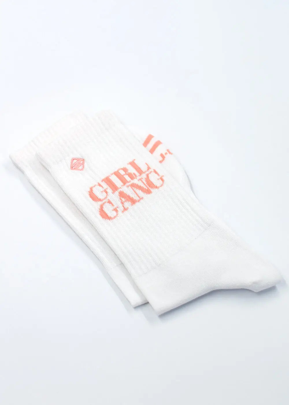 J.Clay Girl Gang weiße Tennissocke mit pinkem GIRL GANG-Schriftzug.