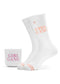 Zeig deine Power mit dem J.Clay Girl Gang Pack: Statement-Socken mit rosa Streifen und GIRL GANG-Aufdruck sowie eine passende grifflose Tasse. Beides leuchtet in kräftigem Pink auf frischem weißem Hintergrund.