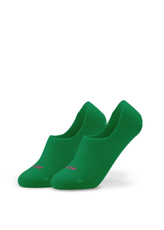 Ein Paar leuchtend grüne J.Clay unsichtbare Füßlinge auf weißem Hintergrund, mit dezentem rosa Text an den Zehen.