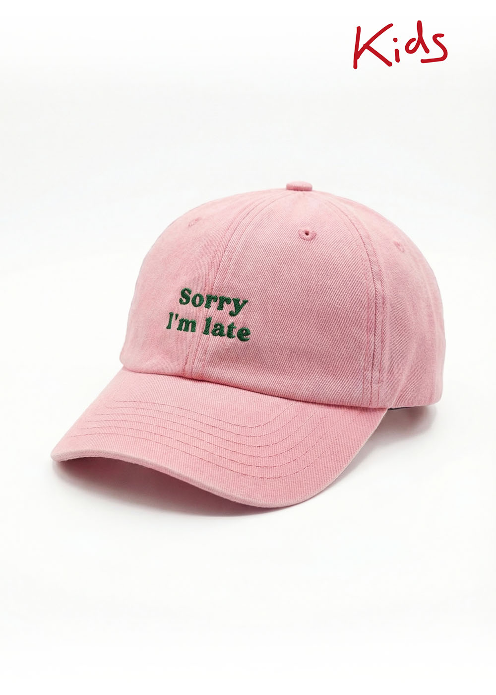 J.Clay Sorry I'm late - Kindermütze: Rosa mit salbeigrüner "Sorry I'm late"-Stickerei auf der Vorderseite.