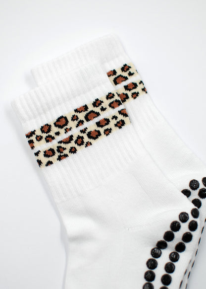 J.Clay Pilates Mix Pack: Eco Grip Socken mit Leopardenstreifen, ideal für Reformer Pilates.