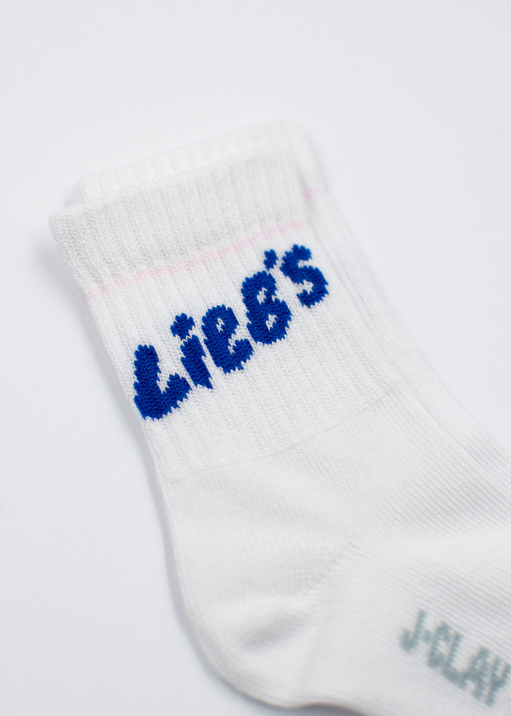 J.Clay Lieb‘s – Fam Pack: weiße Socken mit blauem „Lieb‘s“-Schriftzug – ideal für Eltern und Kinder, die im Partnerlook auftreten möchten.