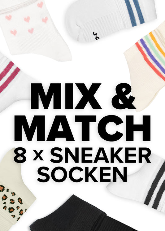 Eine Reihe farbenfroher J.Clay Sneaker Socken mit einzigartigen Mustern umgibt einen fetten schwarzen Text mit der Aufschrift "MIX & MATCH 8 x SNEAKER SOCKEN" auf weißem Hintergrund.