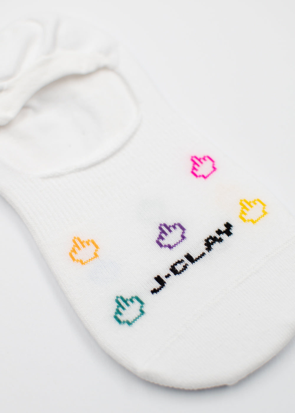 J.Clay Nice Day Füßlinge: weiße Socken mit bunten Handsymbolen und J.Clay-Stickerei.