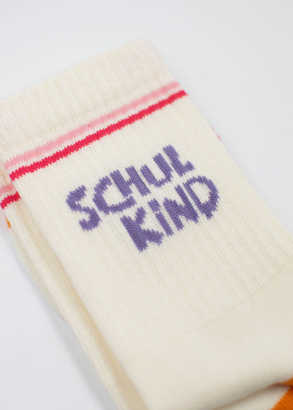 J.Clay Schulkind - Orange Lila Kindersocke mit rosa Streifen und SCHUL KIND in lila.