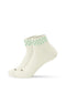 Ein Paar beige J.Clay Sneakersocken aus Baumwolle, mit einem hellgrünen und weißen türkisfarbenen Karomuster am Bündchen, auf weißem Grund.