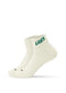 Zwei weiße J.Clay Sneaker-Socken High mit grünen „Lieb´s“-Aufdrucken am Bündchen. Hergestellt in Deutschland.