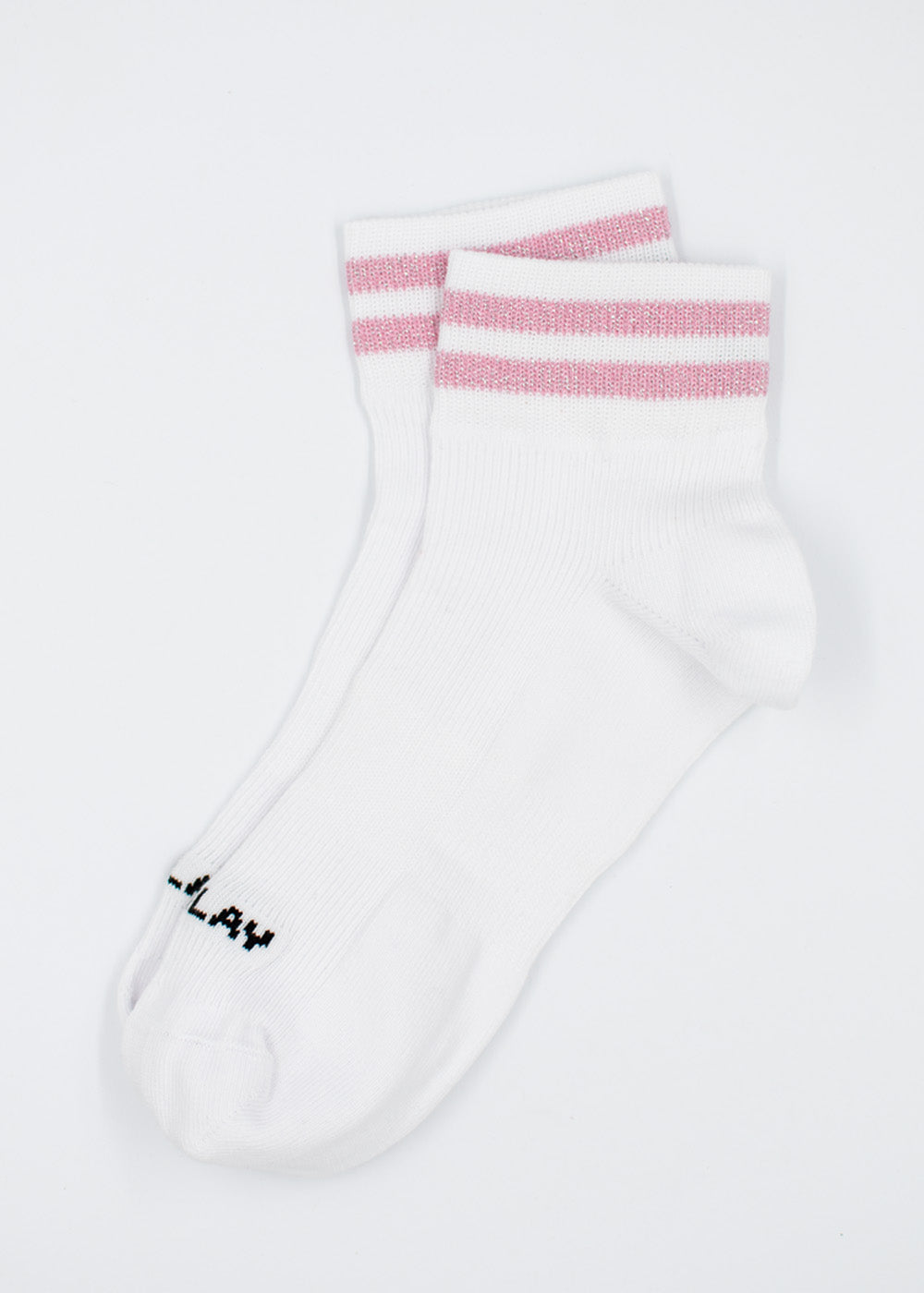 J.Clay Glitter Stripes – Weiße SSH-Söckchen mit zwei rosa Streifen, flach auf weißem Hintergrund.
