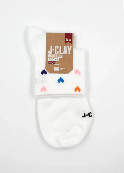 Spring Hearts - Sneaker Socken High von J.Clay mit Herzchen-Muster auf weißem Hintergrund.