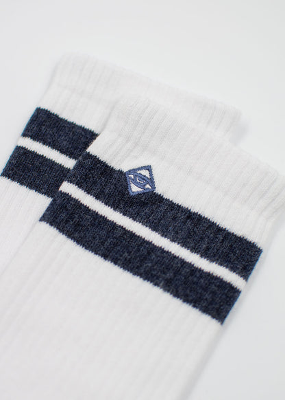 J.Clay True Snow Denim Tennissocken im Retro-Look mit blauen Streifen und gepolsterter Sohle.